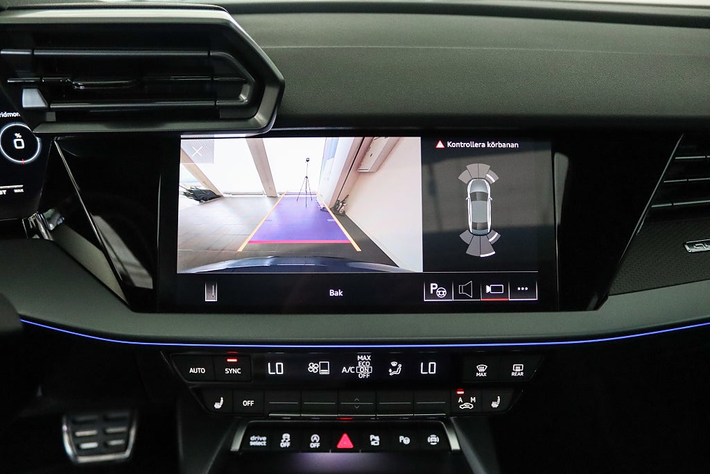 Audi RS3 Sedan RS-Skalstolar Kolfiber Pano Sonos HuD