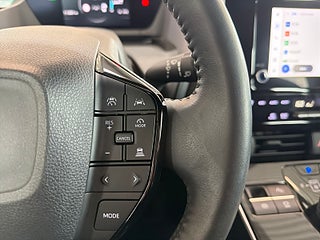 Toyota bZ4X 71.4 kWh Active S&V-hjul Backkamera Cockpit Navi MOMS – bild 17