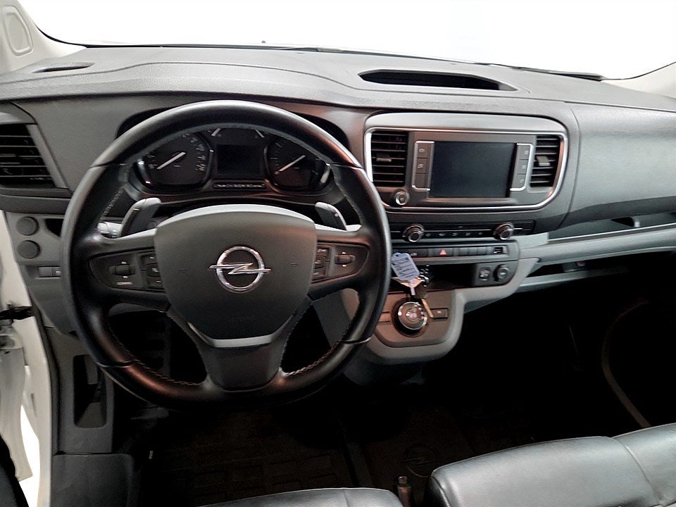 Bild på Opel Vivaro Business 2.0 177hk Aut L3 - DRAG, P-SENSOR BAK