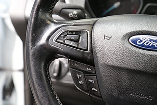 SUV Ford Kuga 16 av 27