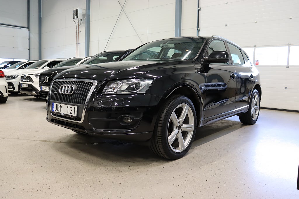 Audi Q5 2.0 TFSI q Design Drag Pano M-Värm Läder Navi 211hk