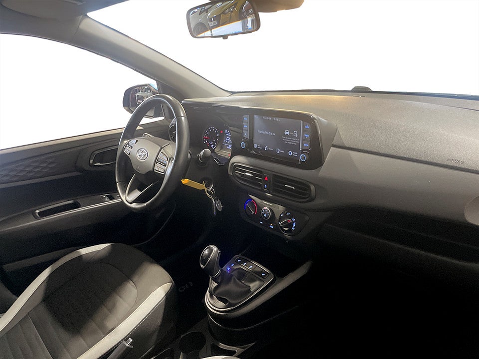 Bild på Hyundai i10 Essential 1.0 blue 67hk Aut CARPLAY