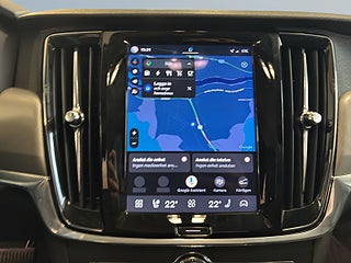 Volvo V90 Recharge T6 AWD Plus Dark Mvärme Drag Bkamera S&V-däck – bild 11