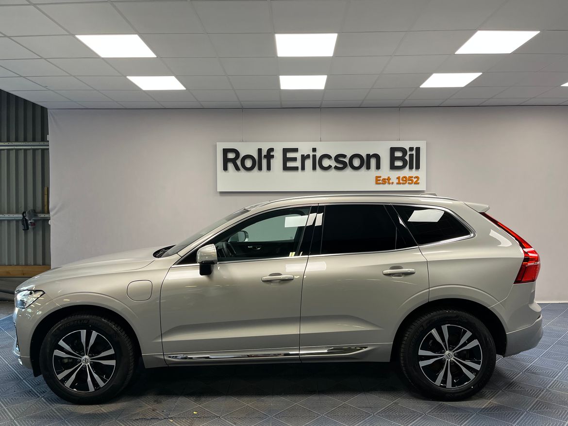 Volvo XC60 T6 Core Special Edition 2025, bild 2/10