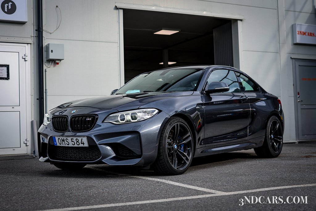 BMW M2 DCT 370HK LÄDER CARBONINTERIÖR BACKKAMERA EU6 SVENSKSÅLD