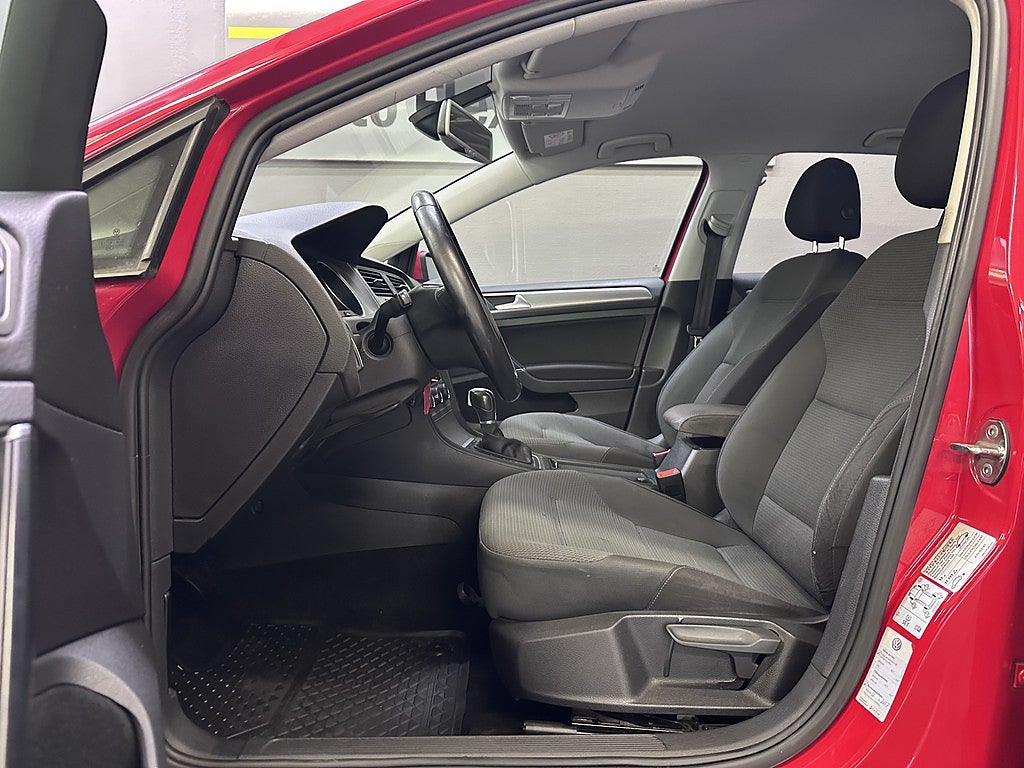Volkswagen Golf 5-dörrar 1.2 TSI BMT Masters | R-line | Kamera | S+V