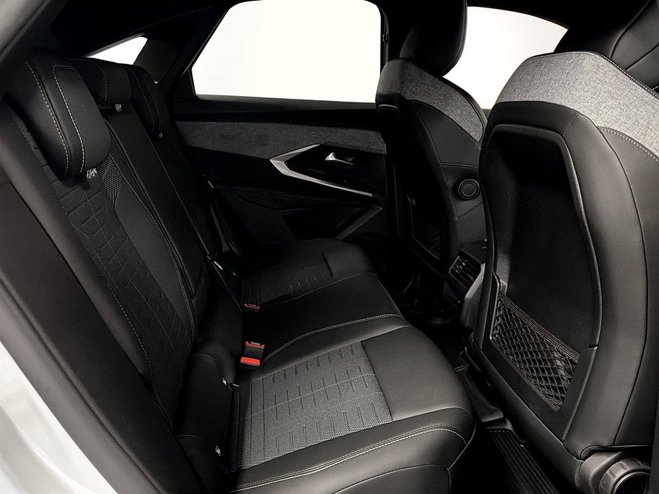 Bild på Peugeot E-3008 Winter Edition+ - DEMO