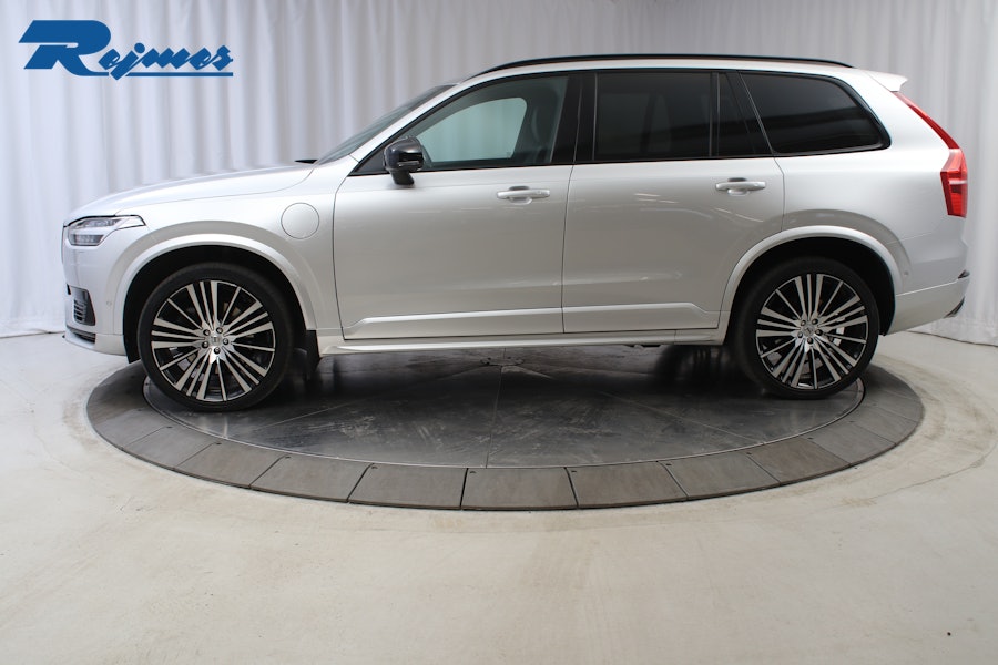Volvo XC90 Recharge T8 R-Design 7-säten 2021, kuva 3/57
