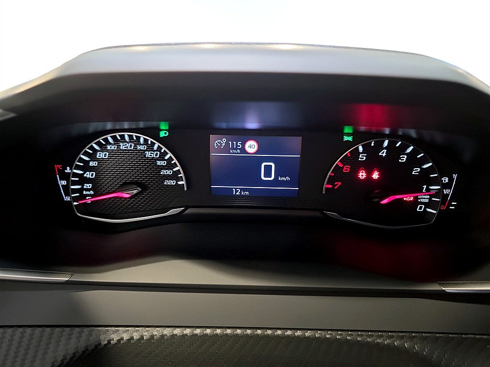 Bild på Peugeot 2008 Style 1.2 PT 100hk CARPLAY BACKSENSORER