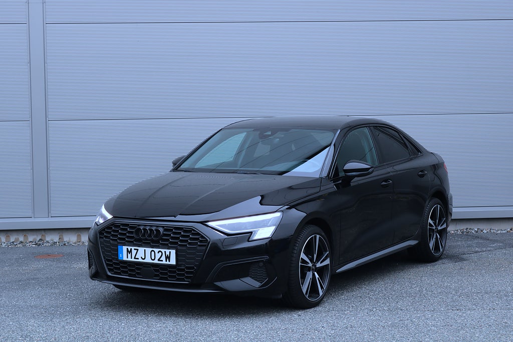 Audi A3 35 TFSI 150 hk Sport Edition MATRIX Värmare Drag  MOMS