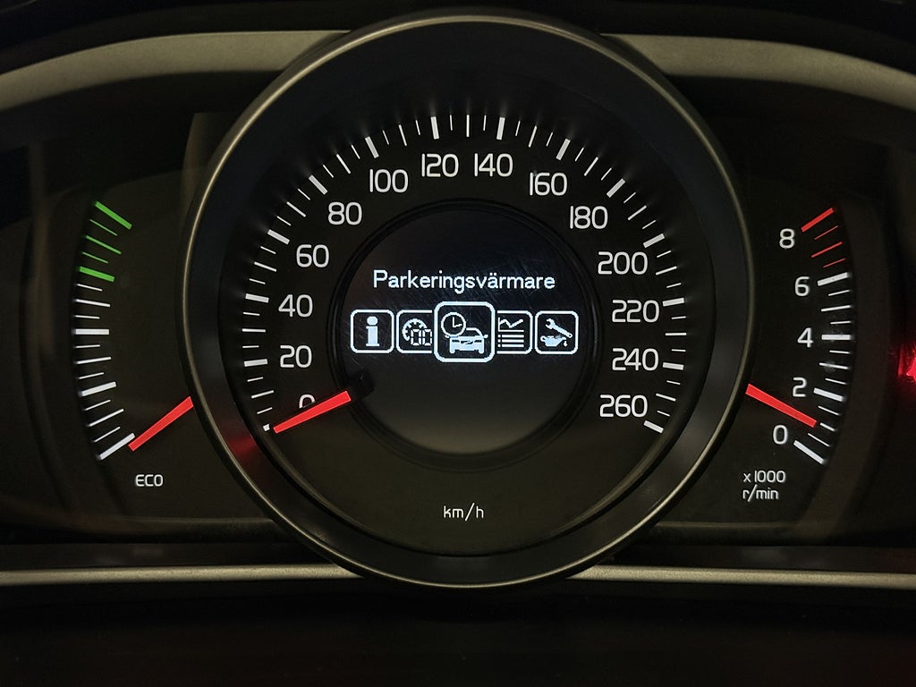 Volvo V40 T3 150hk Kinetic | Backsensorer | Drag | Värmare | 2018