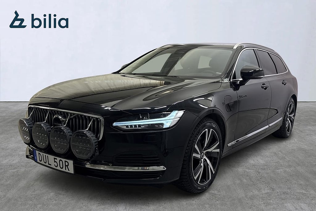 Volvo V90 T6 AWD Core ed. / Skinn/ V-hjul/ Extraljus/ Dra...
