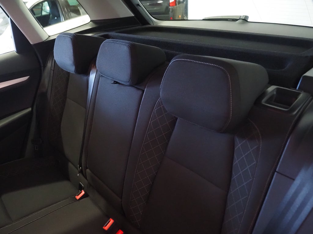 Skoda Karoq 1.0 TSI Ambition Euro 6 | P-Sensorer | Carplay | 2019