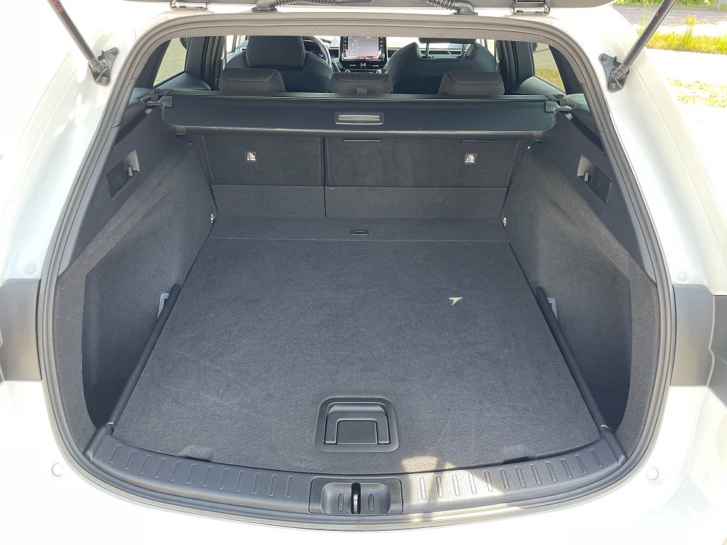 Suzuki Swace Hybrid 1.8 VVT-i E-CVT 122 hk