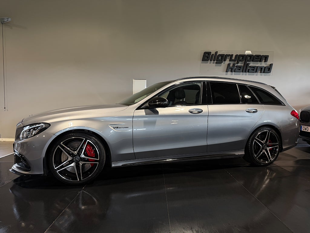 Mercedes-Benz C63 S T AMG Pano Burmester Navi Blis B-Kam Läder Elstolar