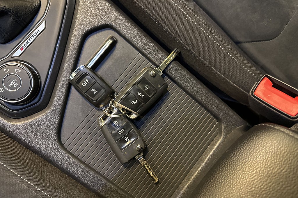 Volkswagen Tiguan 2.0 TDI DPF SCR 4Motion GT Drag Värmare Cockpit  miniatyr 12