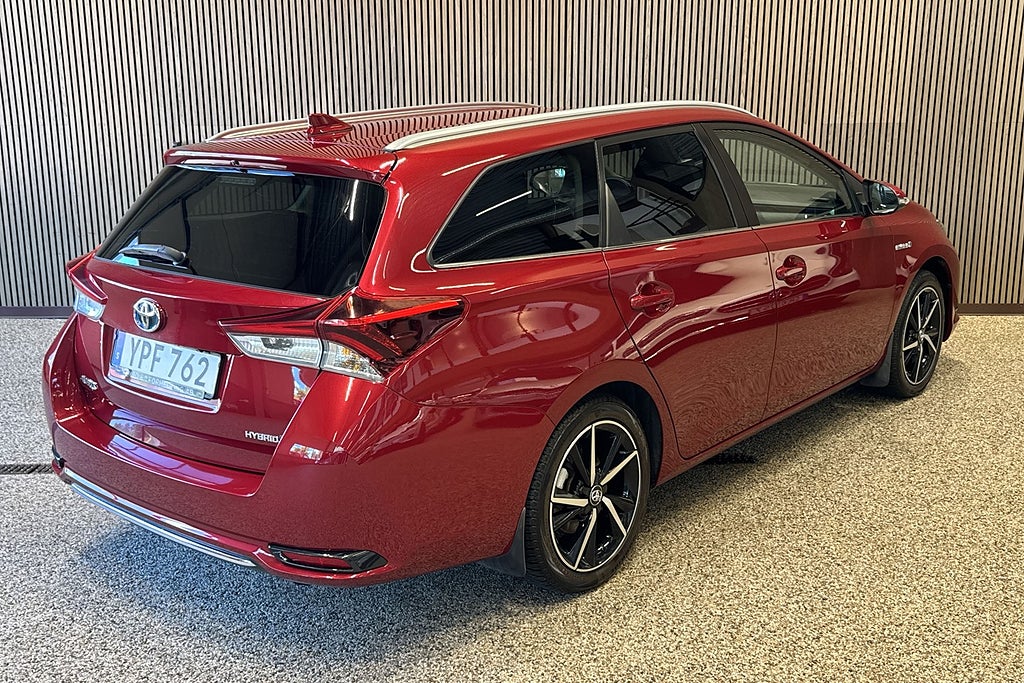 Toyota Auris Touring Sports Hybrid e-CVT Intense Edition
