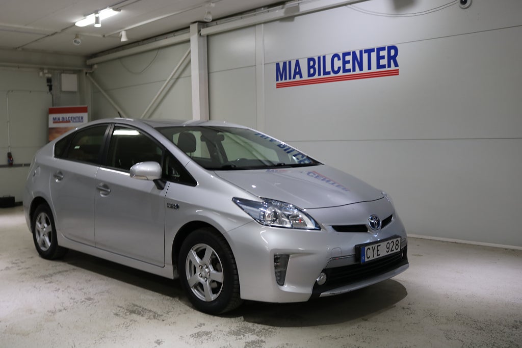 Toyota Prius Plug-in Hybrid /Kamera/ Navi / Head up display