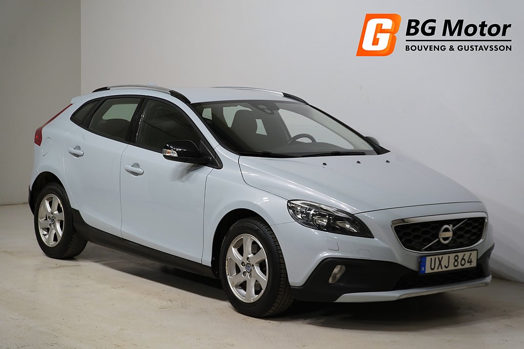 Volvo V40 Cross Country D2 116HK Kinetic P-sensorer/Värmare/Lågmil/Nyservad