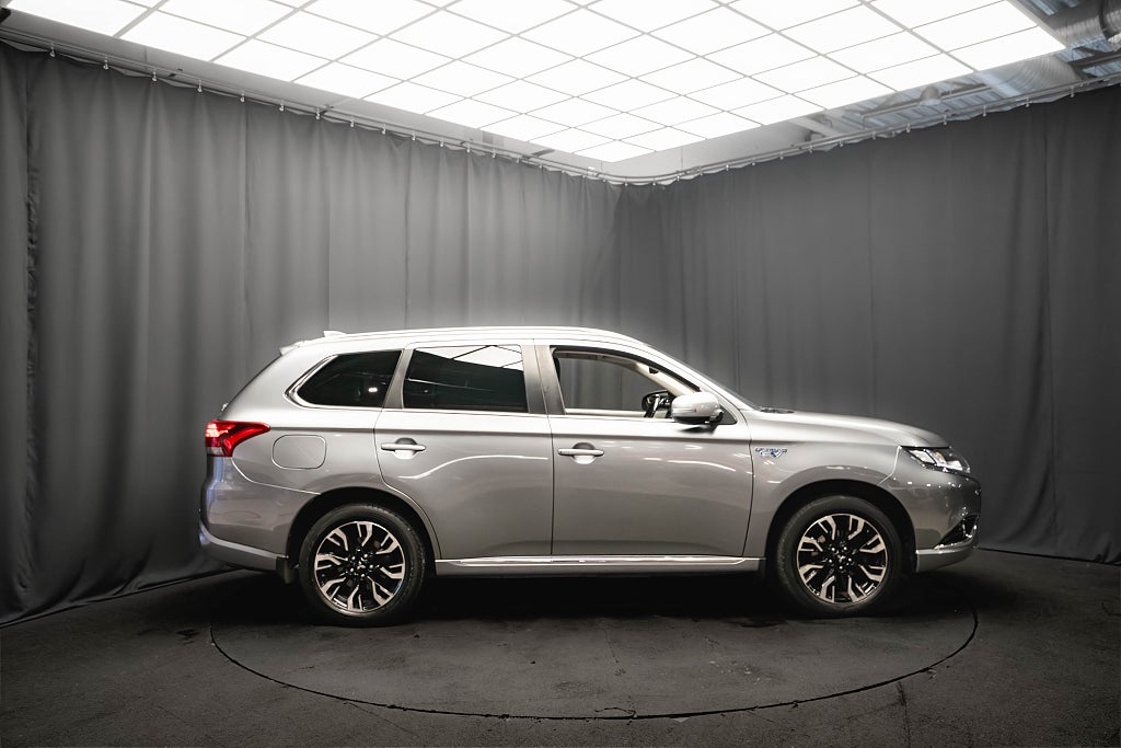 Mitsubishi Outlander PHEV AWD BUSINESS LÄDER DRAG 360° ELSTOL