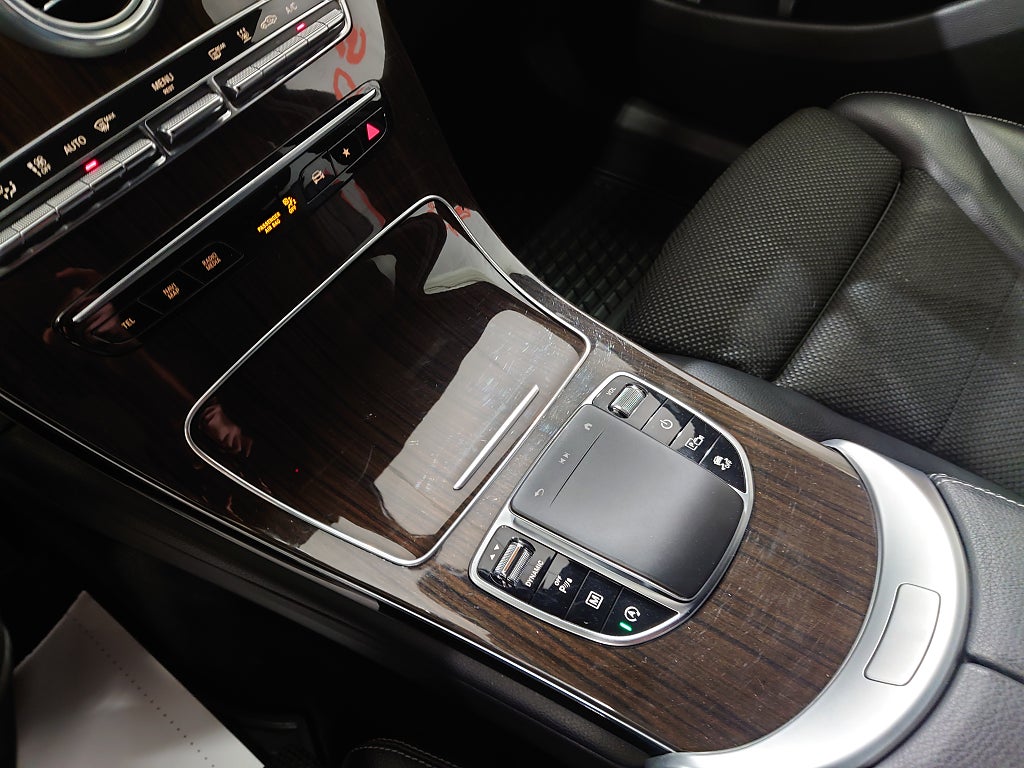 Mercedes-Benz GLC220 d 2022 - miniatyr 8