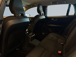 Volvo V60 T6  AWD Drag/Rattvärm/Navi/Adaptiv Fart/SoV-Däck/Psens – bild 13