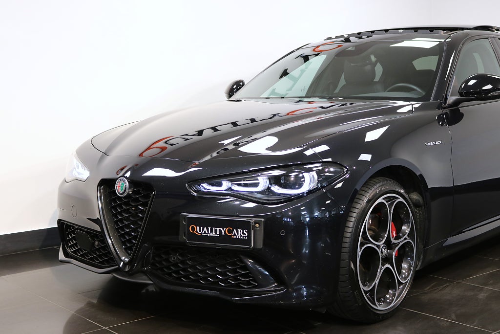 Alfa Romeo Giulia 2023 - miniatyr 21