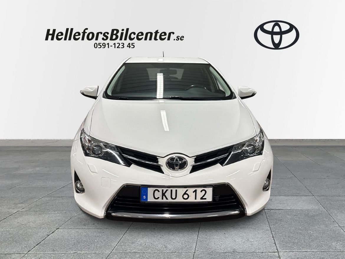 Toyota Auris 2015, bild 5/10