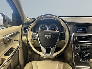 Volvo V60 D3 Summum M-Värmare/Skinn/P-Värmare/LED-Ramp/P-Sensorer – bild 9