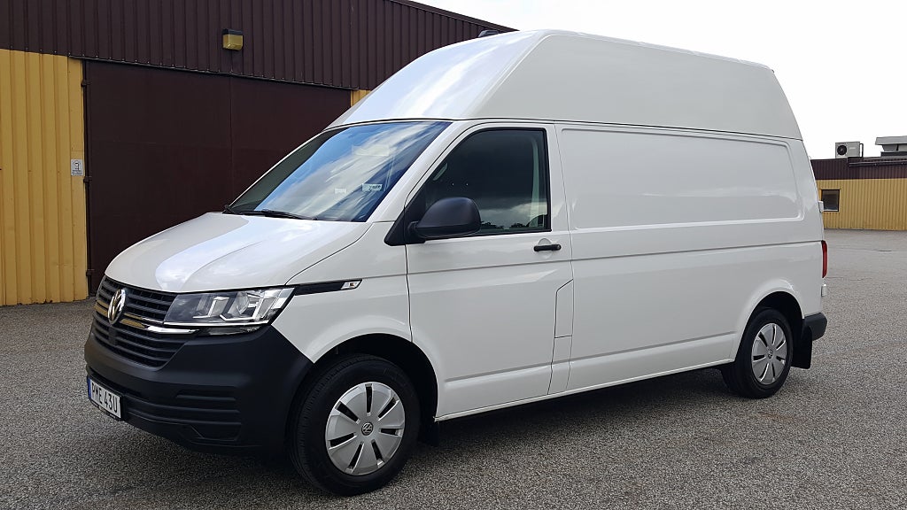 Volkswagen Transporter T6.1 2.0 TDI Lång Högt skåp Drag
