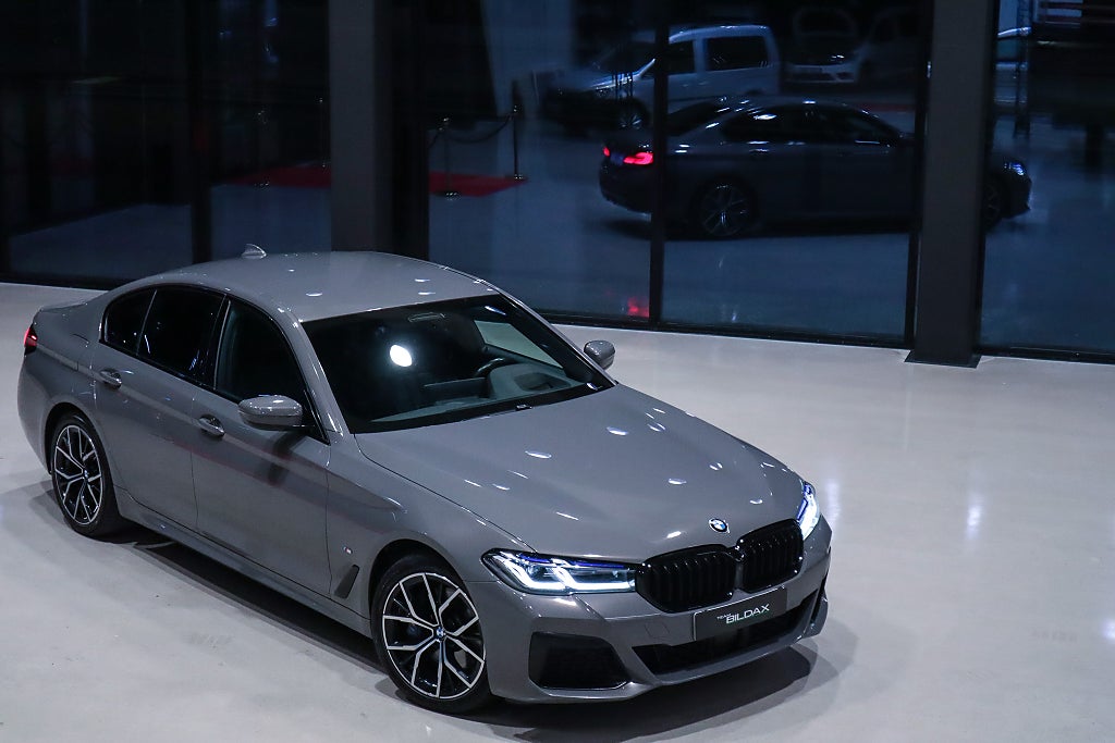 BMW 5 Series 530e 2021