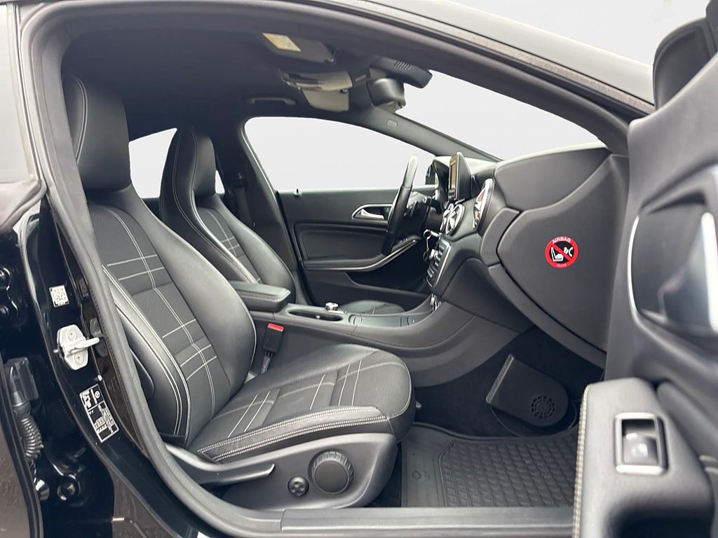 Mercedes-Benz CLA220 220 CDI 170hk Automat Urban Line Kamera 1224kr/månaden 2015, bild 25