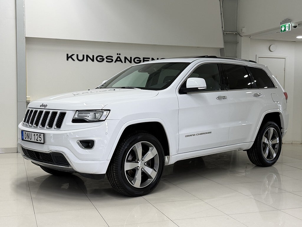 Jeep Grand Cherokee 3.0 V6 4WD Overland Pano Drag Luft Navi 1-ÄGARE 250HK
