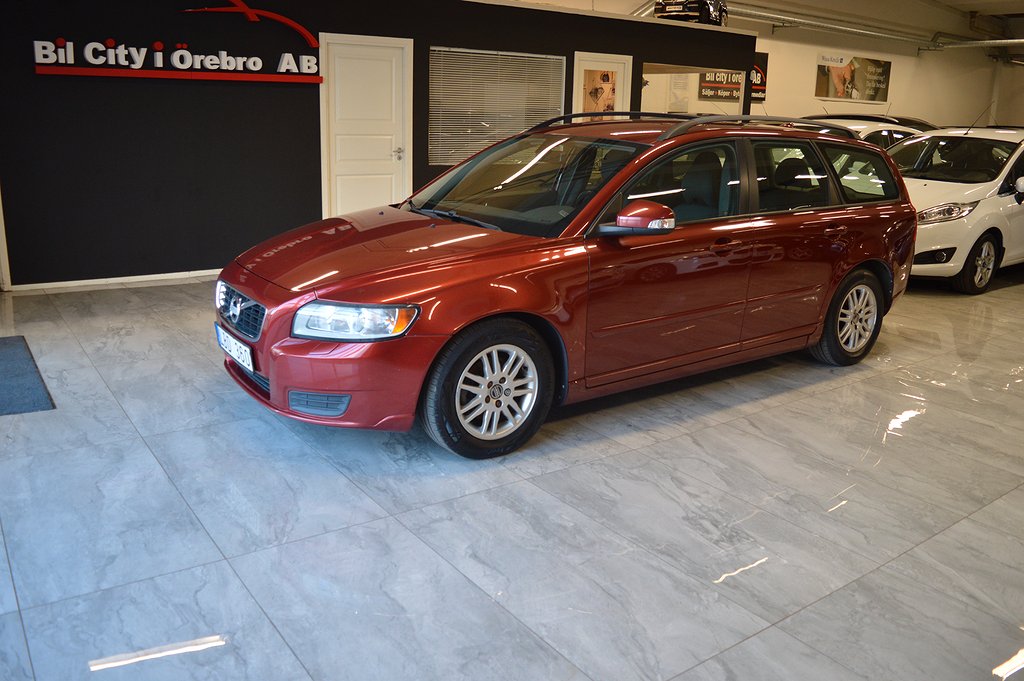 Volvo V50 D2 (115hk) / Låga Mil / Dieselvärmare / Nyservad & Ny Besiktad