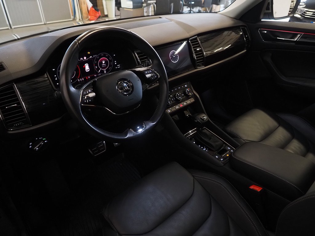 Skoda Kodiaq 2.0 TDI 200hk 4x4 | 7-sits |Drag|D-värm|Pano| 2021