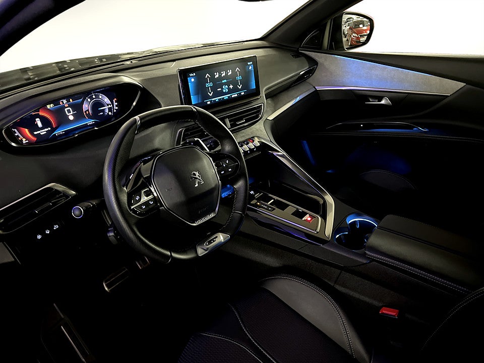 Bild på Peugeot 5008 GT 1.2 PT 130hk Aut 7-SITS B-KAMERA CARPLAY