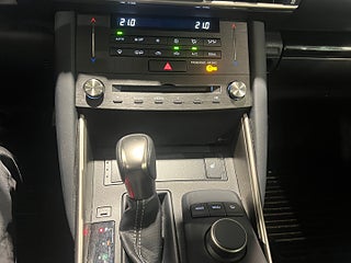 Sedan Lexus IS 13 av 23