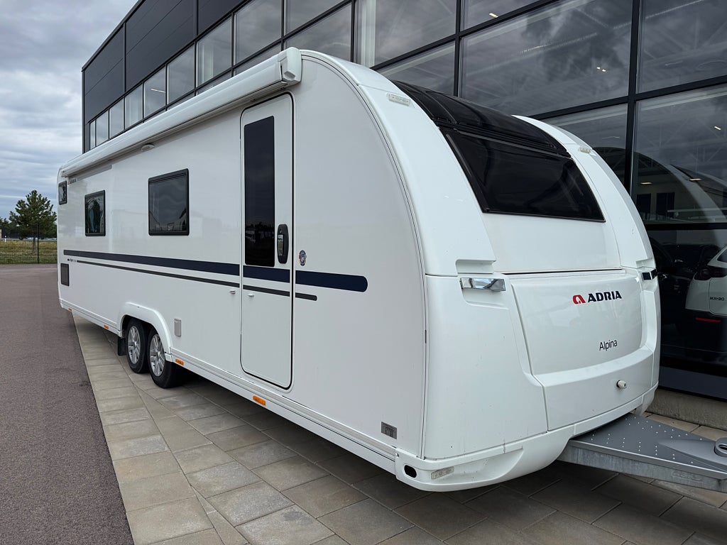 Adria Alpina 753 HK | Thule 6 m | Cykelställ |