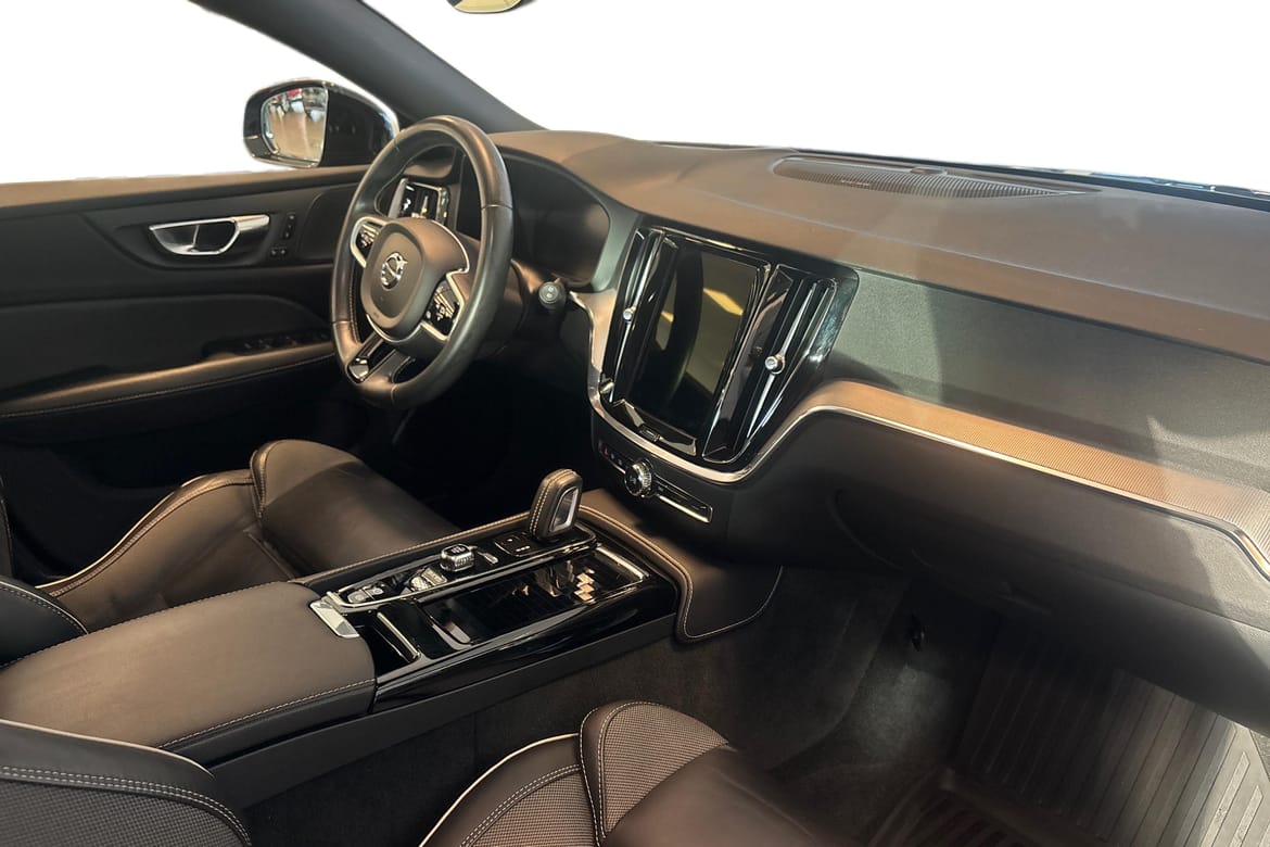 Volvo V60 Recharge T8 R-Design, Dragkrok 2021, bild 7/10