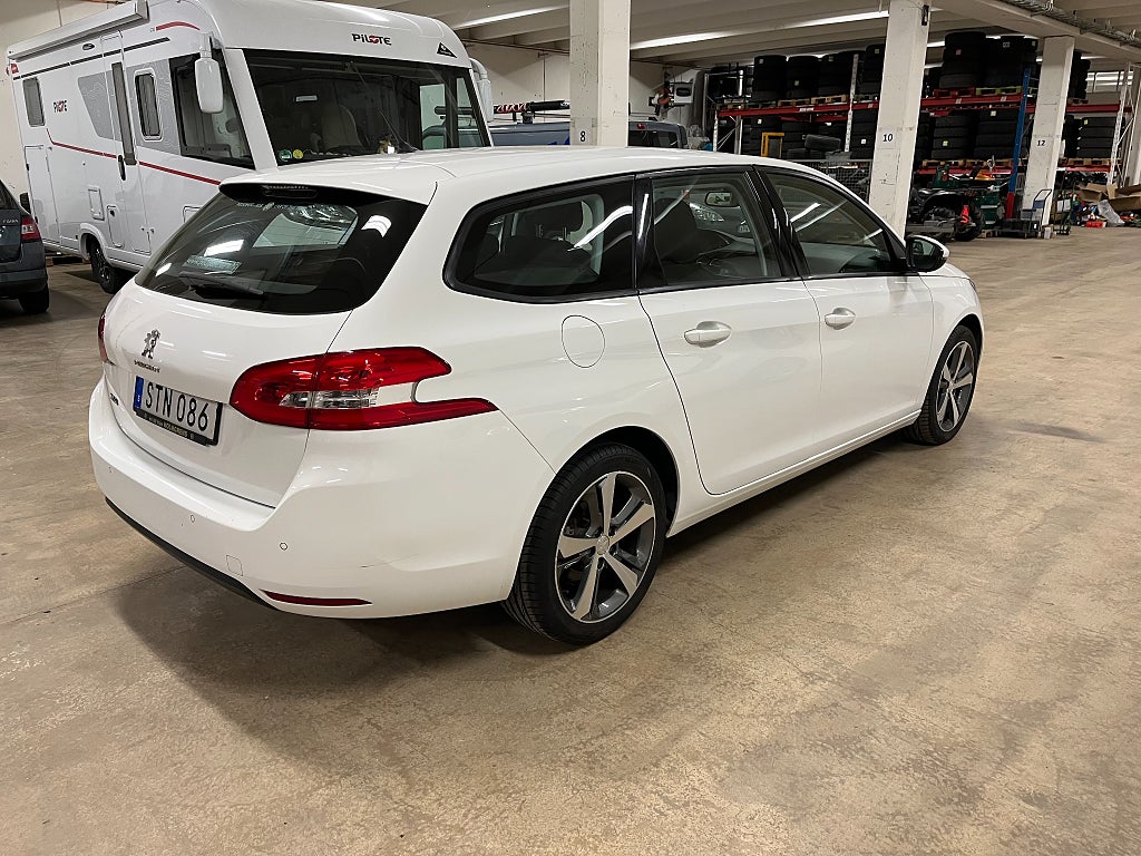 Peugeot 308 sw 1.2 PureTech 130 Active Euro 6 Endast 9500mil