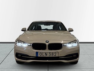 BMW 320 i Sedan Sport line Värmare Kamkedja P-sens S&V-däck