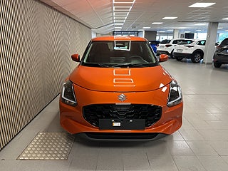 Suzuki Swift 1.2 Hybrid CVT Select — bild 2 av 14