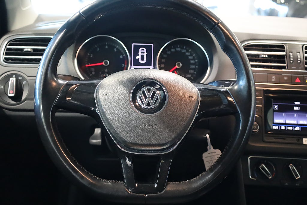 Volkswagen Polo 5-dörrar 1.2 TSI M-Värme Blåtand Nyservad 2017