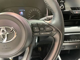 Halvkombi Toyota Yaris 17 av 22