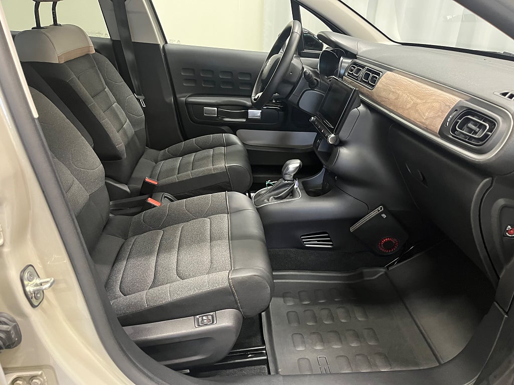 Citroën C3 1.2 PureTech 110 Aut Shine  thumbnail