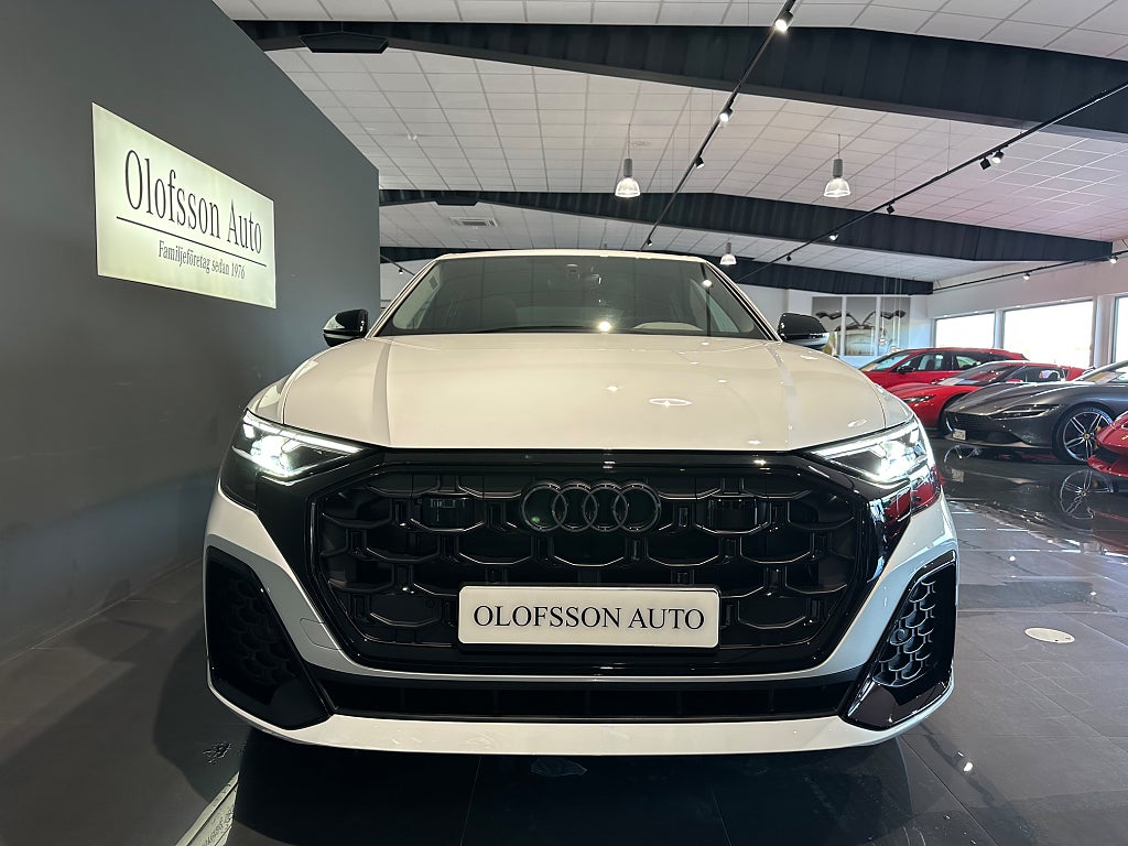 Audi Q8 50 TDI quattro S Line Panorama B&O Värmare Drag - bild 14