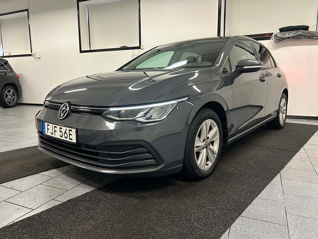 Volkswagen Golf 2.0 TDI 115 hk DPF SCR Base Euro 6 Värmare NAVI Kamera