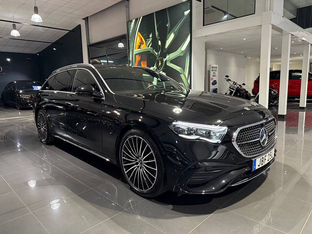 Mercedes-Benz E 300 e AMG Kombi Superscreen Läder 20tum - bild 16