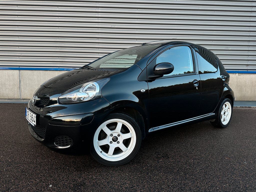 Toyota Aygo 5-dörrar 1.0 VVT-i Euro 5 Ny Bess, Bra Historik