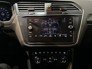 Volkswagen Tiguan 2.0 4Motion GT Drag Dvärm Kamera Psens Massage S/V-hjul – bild 21